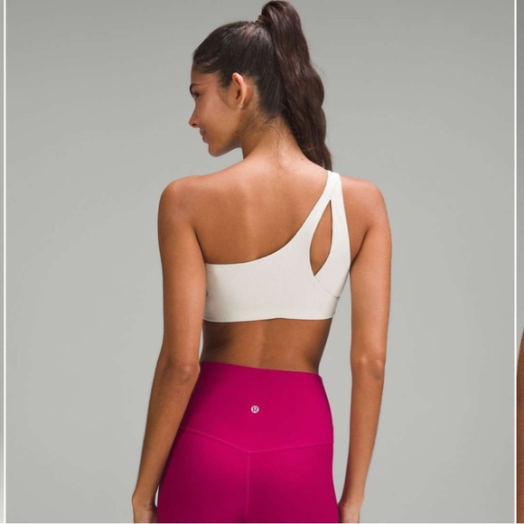 Lululemon Sports bra - Picture 2 of 5